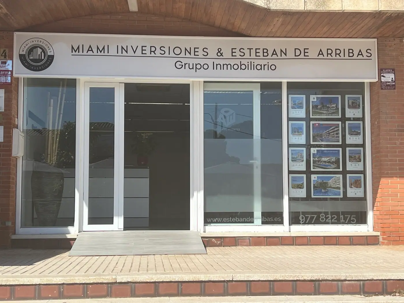 Fachada de la oficina de Miami Inversiones en la Avinguda de Barcelona