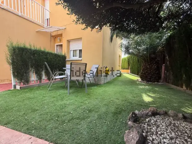 Pareado en muy buen estado · foto 18
