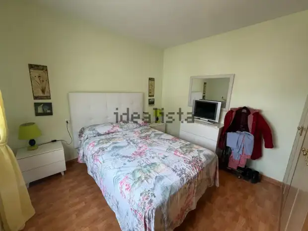 Chalet individual con gran jardín privado · foto 4