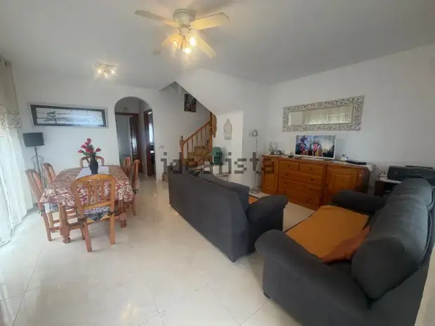 Magnífico pareado con piscina privada · foto 2
