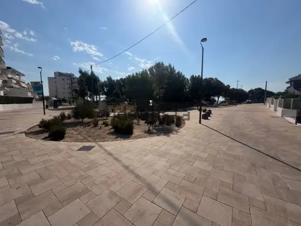 Planta baja en 2ª línea de mar · foto 17
