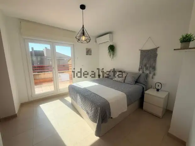 Magnífico pareado esquinero con gran jardín privado · foto 5