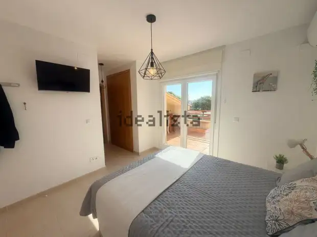 Magnífico pareado esquinero con gran jardín privado · foto 6