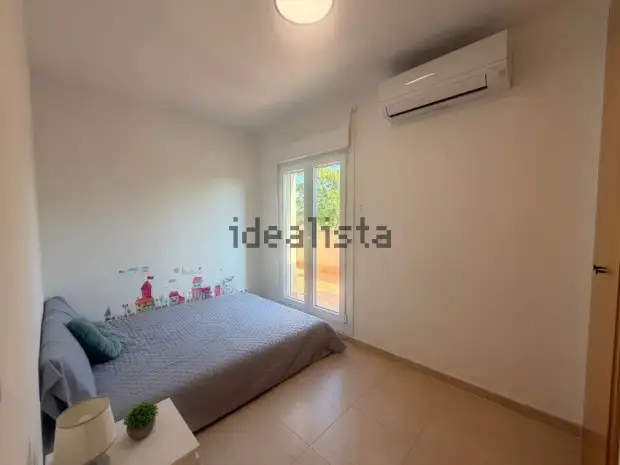 Magnífico pareado esquinero con gran jardín privado · foto 7
