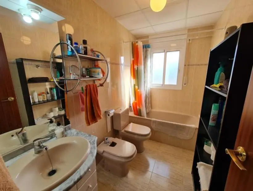 Bonito piso con magnífica zona comunitaria · foto 3