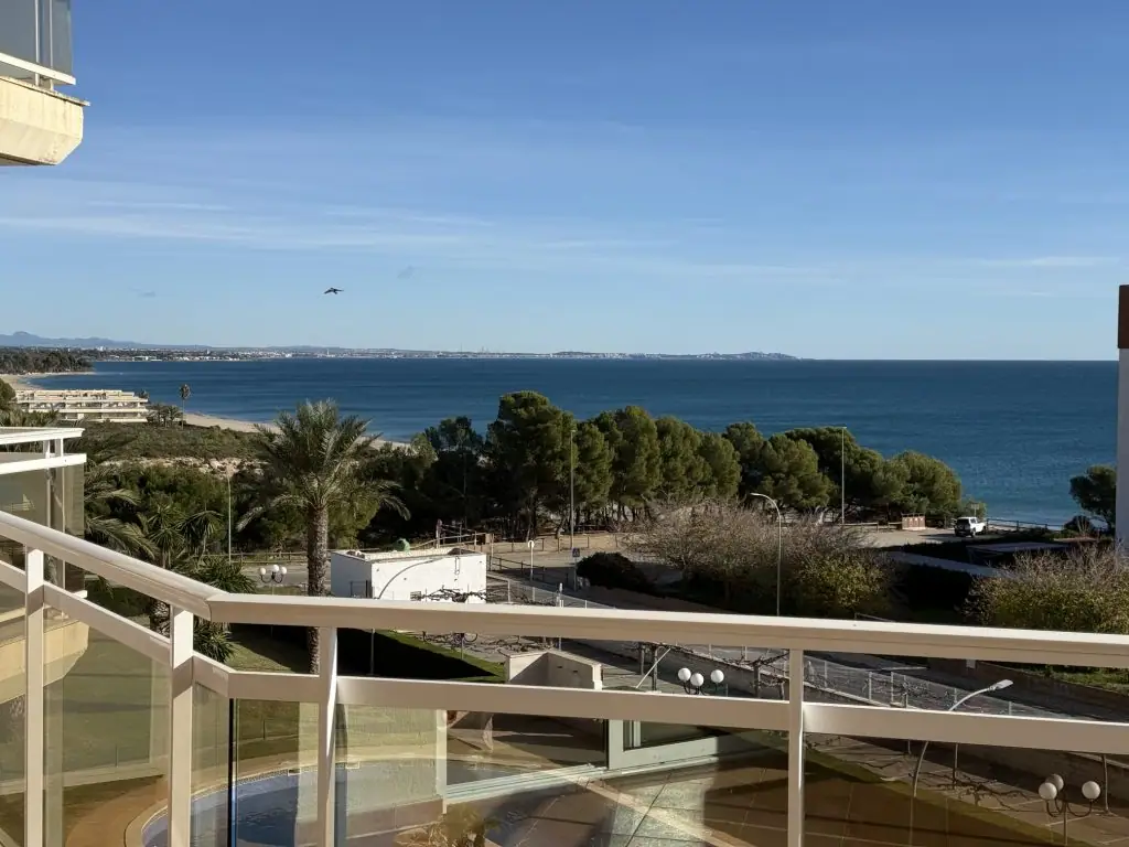 Vistas al mar desde un balcón
